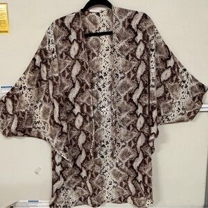 ADORA Snake-Print Open Front Poncho Sz M